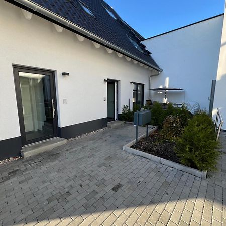 Moderne Wohnung Karlsruhe Neureut, Fussbodenheizung - Regendusche - Waschmaschine - Stellplatz Exterior photo